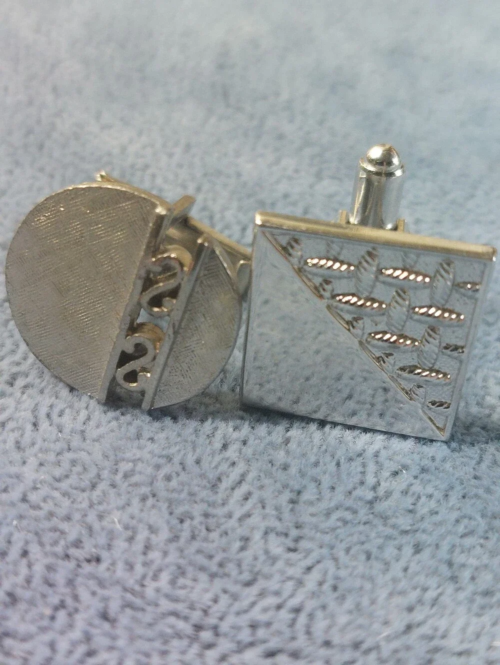 Lot of 2 Vintage Mid-Century Silver Tone Geometric Cufflinks Square Round Estate